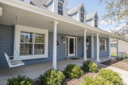 3723 Sherbrooke Dr, Thiensville, WI 53092-2229