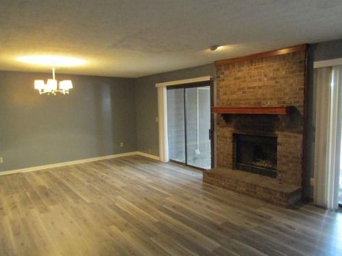 5535 Circlestone Ln, Stone Mountain GA  30088-3435 exterior