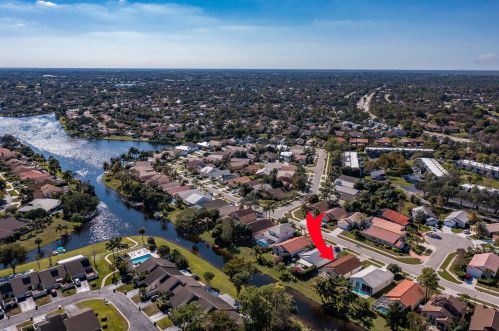 704 Lake Wellington Dr, West Palm Beach, FL 33414-7968