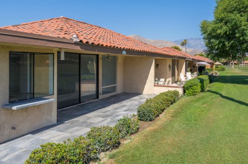 42 Majorca Dr, Rancho Mirage CA  92270-3823 exterior