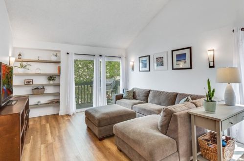 1722 Mountain Terrace Ln, Montebello CA  90640-2052 exterior