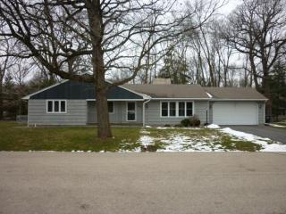 842 Fieldcrest Dr, Neenah, WI 54956-1716