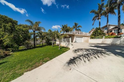1141 Beverly Dr, Vista, CA 92084-4705