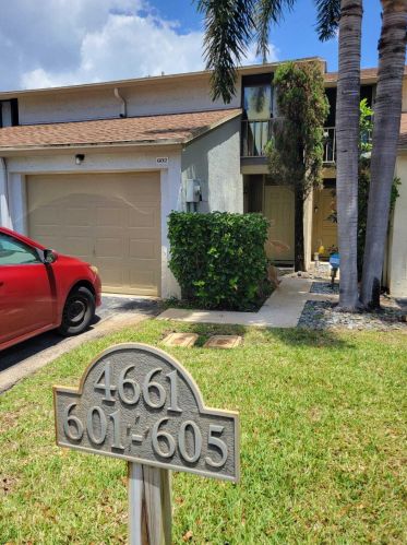 4661 2nd Ave, Boca Raton, FL 33431-4100