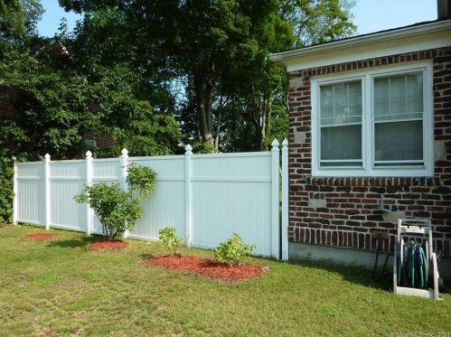 175 Anton St, Bridgeport, CT 06606-2102