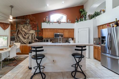 1064 Palomino Crk Dr, Gilbert AZ 85296-3727 exterior