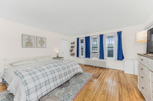 4 Wallace Pl, White Plains NY  10606-3211 exterior