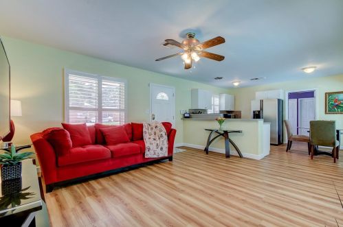 7200 17th Way, Saint Petersburg, FL 33702-4914
