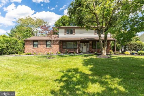 64 Rembrandt Ln, Southampton, PA 18966-2317