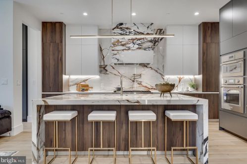 4915 Western Ave, Washington DC  20016-4319 exterior