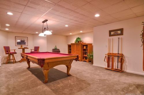 216 Watch Hill Rd, Kensington CT  06037-3657 exterior