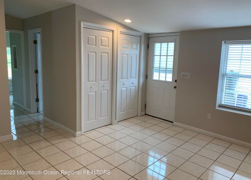383 Middle Rd, Hazlet NJ  07730-2439 exterior