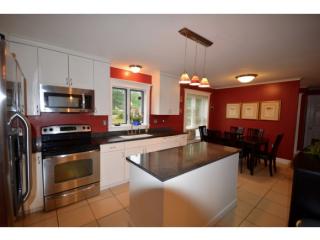 18 Huckins Dr, Newmarket, NH 03857-1831