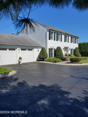 762 Adelphia Rd, East Freehold, NJ 07728-8822