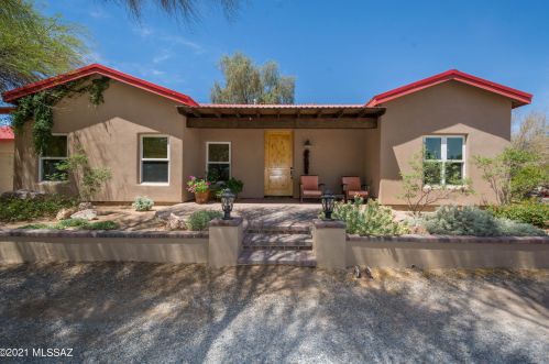 7051 Guthrie Rd, Tucson, AZ 85743-9695