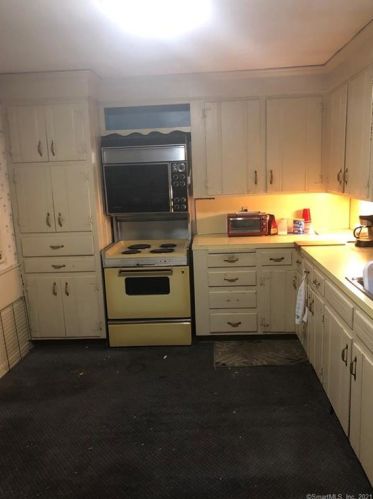 245 Spring Rd, North Haven CT  06473-3410 exterior