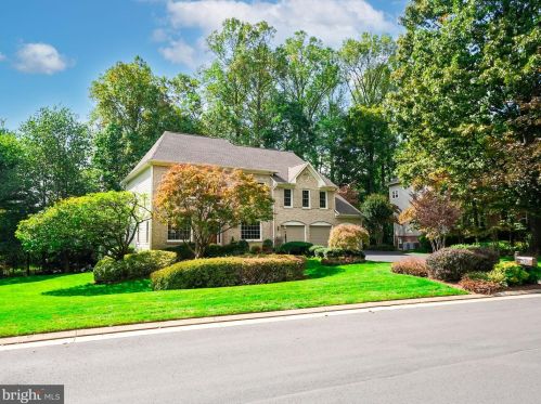 1142 Round Pebble Ln, Herndon, VA 20194-1016