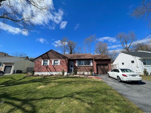 51 Albemarle Rd, White Plains, NY 10605-3301