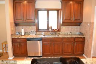 3028 Crane Dr, Falls Church VA  22042-3005 exterior