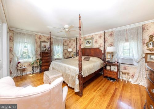 716 Carter Hill Dr, West Deptford NJ  08066-1903 exterior