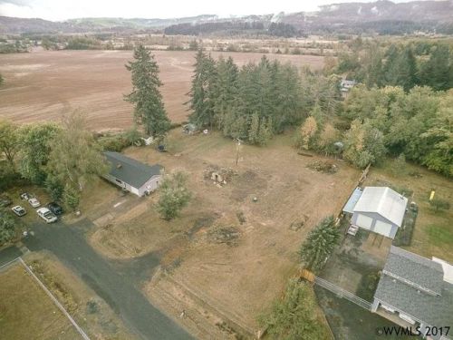 795 Holly Ln, Lebanon, OR 97355-2936