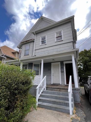 128 Prince St, Bridgeport, CT 06610-2927