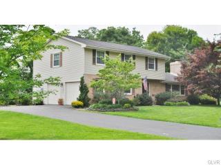 5182 Laurie Dr, Emmaus, PA 18049-5054