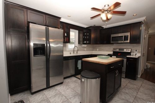 656 Sandra Ave, West Islip NY  11795-2524 exterior