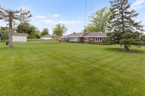 1128 Knowlton Rd, Bellefontaine OH  43311-2908 exterior