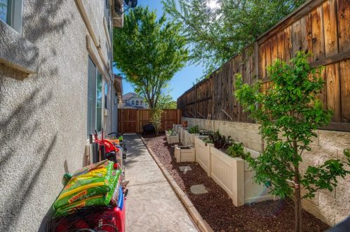 20540 Sarazen Ln, Grayson CA  95363-8524 exterior