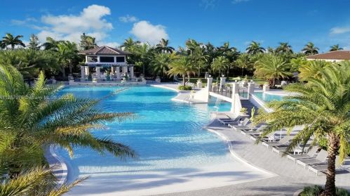 7925 104th Ave, Miami FL 33178-1329 exterior