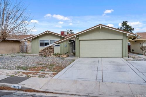 14019 Wimbleton Dr, Victorville, CA 92395-4356