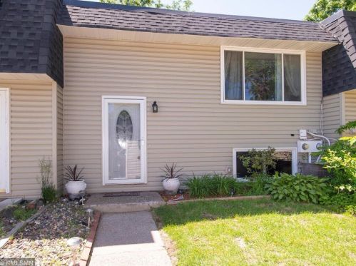 3800 Conroy Trl, South Saint Paul, MN 55076-3111