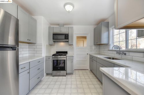 801 Taylor St, San Jose CA 95112-1654 exterior