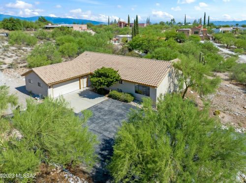 5555 Sundance Pl, Tucson, AZ 85718-5513
