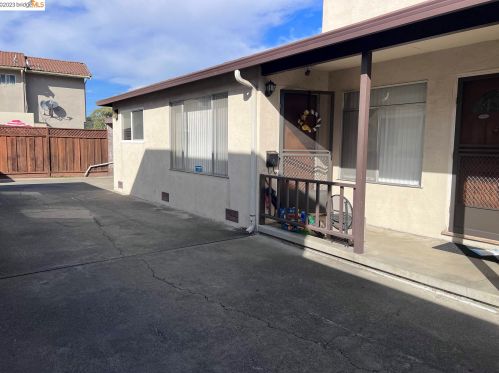 3270 Anita Ct, Hayward, CA 94546-4115