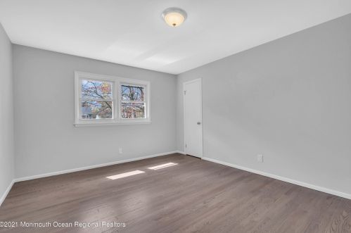 13 Salisbury Ave, Middletown NJ  07748-5240 exterior