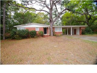 423 Thornton Pl, Mobile, AL 36609-6135
