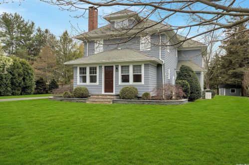 445 Alvahs Ln, Nassau Point, NY 11935-1284