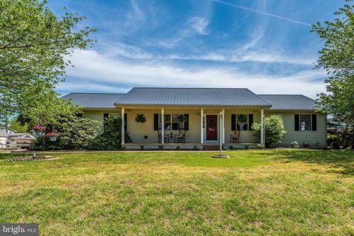 600 Evans Dr, Slaughter Beach, DE 19963-2404