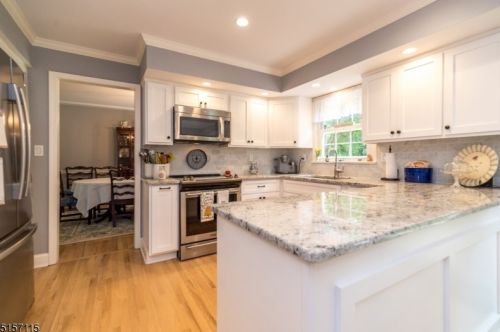 6 Cheryle Way, Annandale NJ  08801-3416 exterior