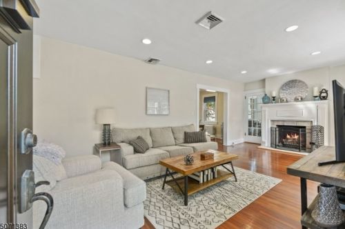 23 Rosedale Ave, Greystone Park, NJ 07950-2120