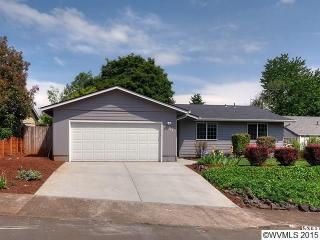 5362 Fox Ct, Salem, OR 97306-2324
