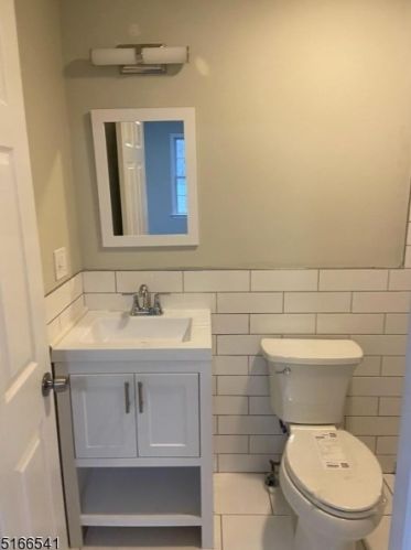 18 Berry Ln, West Milford NJ  07480-3632 exterior