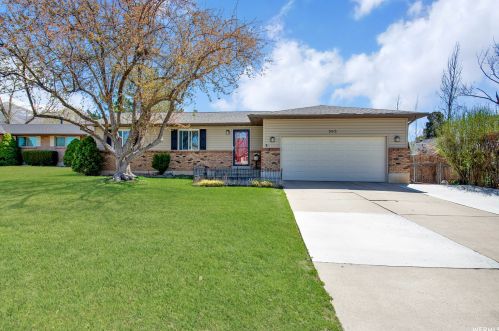 502 Laurelwood Dr, West Kaysville, UT 84037-2624