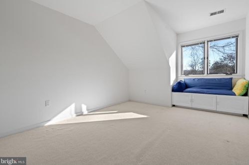 12015 Walnut Branch Rd, Herndon VA  20194-5616 exterior