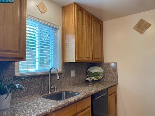1204 Marionola Way, Pinole, CA 94564-2128