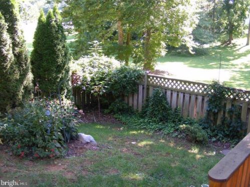 262 Tall Oak Dr, Charles Town WV  25414-5314 exterior