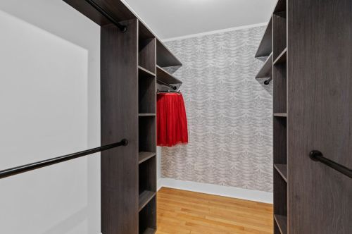 4532 Newhall St, Milwaukee WI 53211-1527 exterior