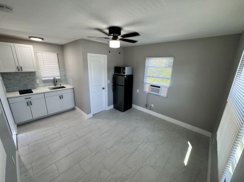 2843 Forest Hill Blvd, West Palm Beach, FL 33406-5963
